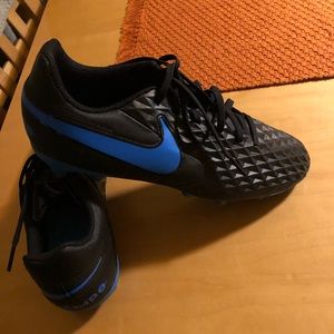 Nike Tiempo Legend 8 Club FG Soccer Cleats
